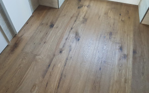 Eiche rustikal mittel angeräuchert handgehobelt gebürstet geölt - F4E Landhausdiele Eiche rustikal mittel angeräuchert handgehobelt gebürstet geölt - F4E Landhausdiele